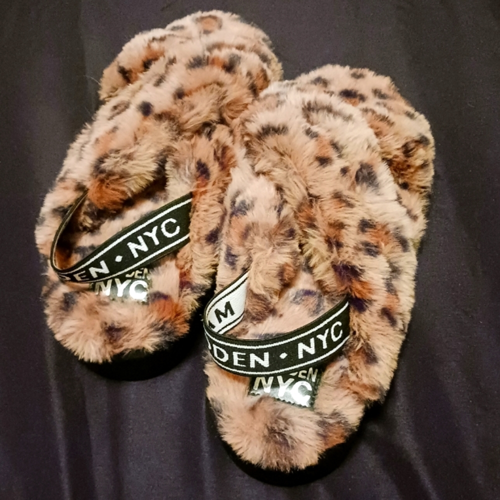 Steve Madden Cheetah Print Fuzzy Sandals
